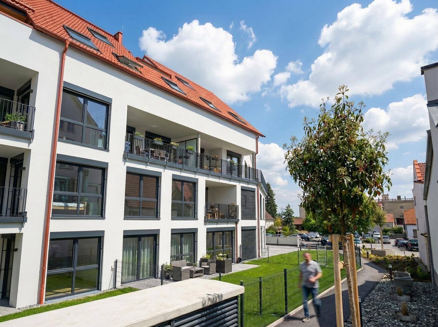 Moserhof, Hofseite mit Gartenterrassen und Balkonen
